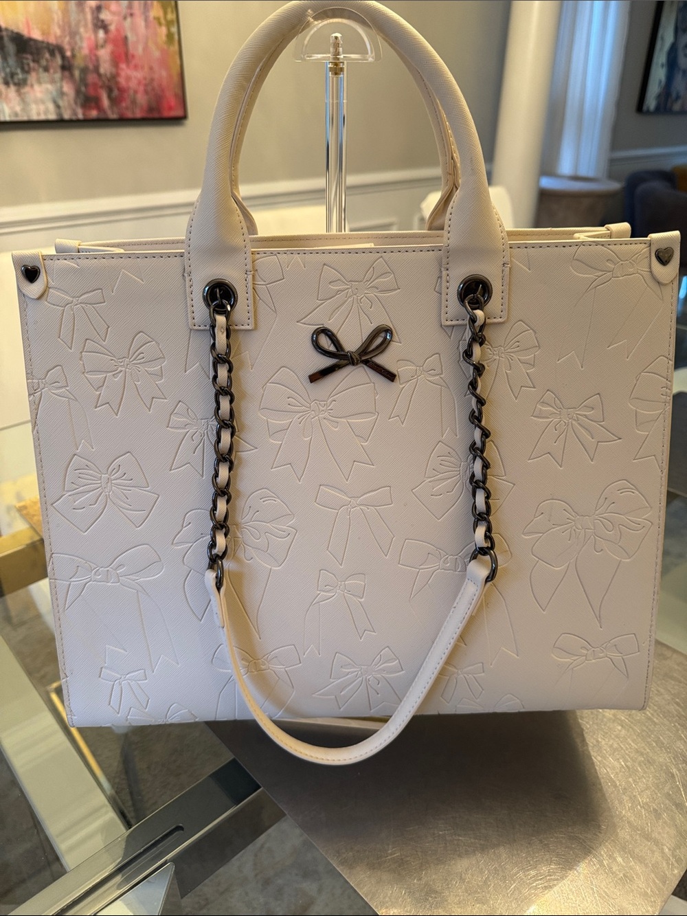 Betsey Johnson  XOKiara2 Embossed Bow Creme Tote W/ Wristlet-NWOT